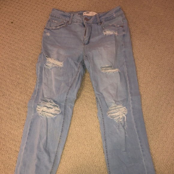 Light wash ripped garage girlfriend jeans - Picture 2 of 3